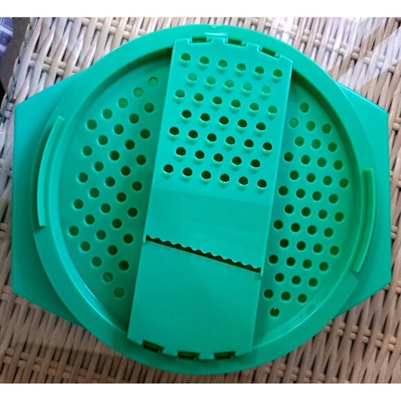 Vintage Tupperware Round Grater/Slicer with Bowl 787-6 and 786-6 No Lid - Picture 1 of 8
